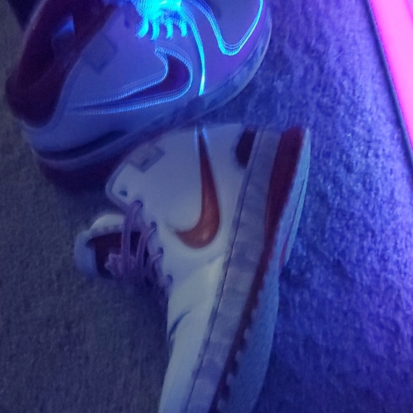 SHOES - Picture 7 of 9